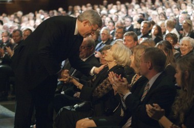 Prime Minister Stephen Harper offers his condolences to widow Jeanne Lougheed at