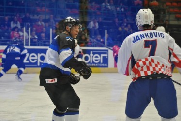 Mike Auksi (left)