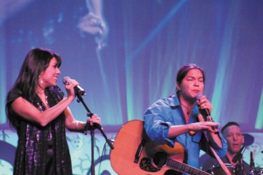 Digging Roots perform at Manito Ahbee in 2009