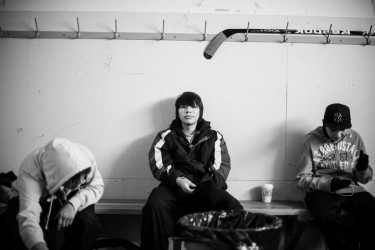 Hockey in the far north – Kitchenuhmaykoosib - James McDonald