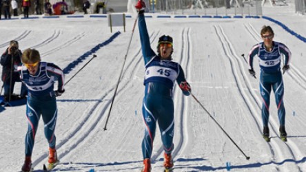 Jesse Cockney (center) in the 15km mass start classic at Canada Winter