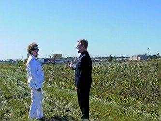 Dr. Fay Myers, president of Parkland College, and City of Yorkton Mayor James Wi