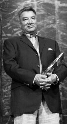 Jim Sinclair receiving his NAAA award in 2006