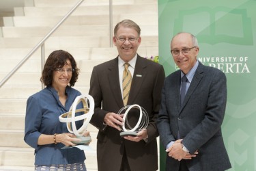 Lola Baydala receives her University of Alberta Community Connections Award 